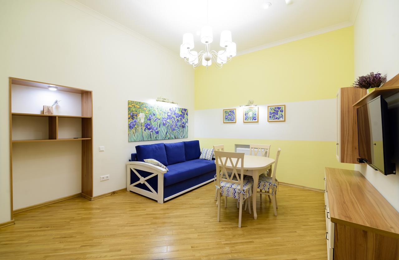 Vip Апартаменти Ван Гог На Площі Ринок Lviv Kültér fotó